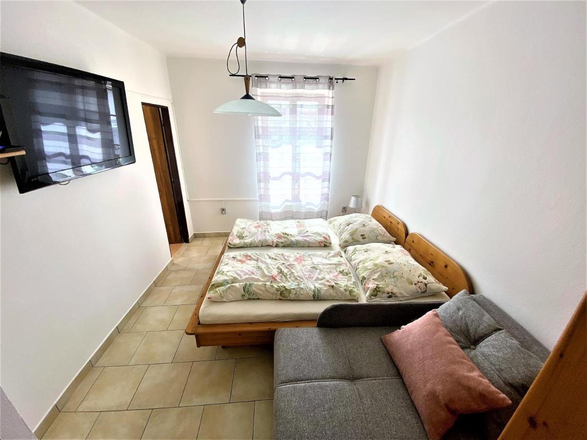 Apartman Prachatice Bagian luar foto