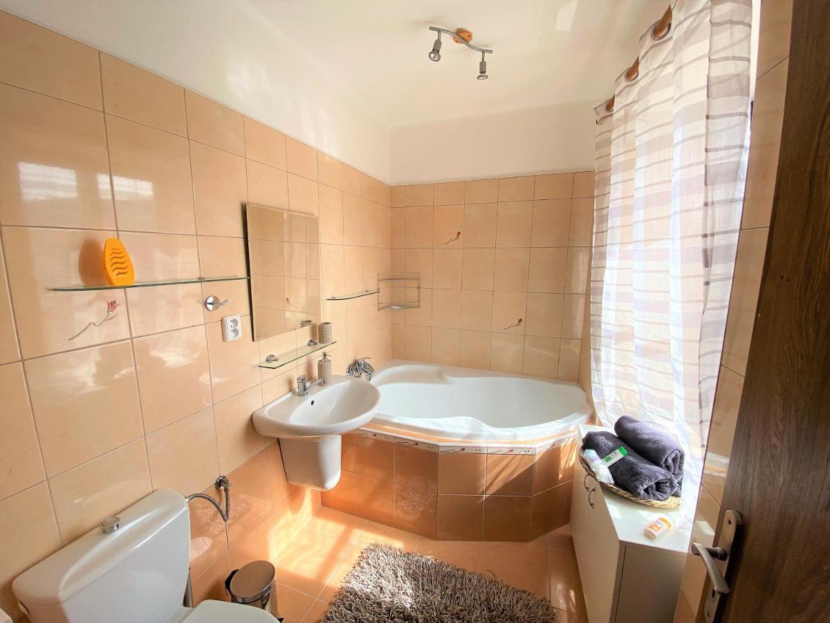 Apartman Prachatice Bagian luar foto